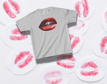 Top corto con labios rojos Y2K: camiseta con gráfico grunge vintage