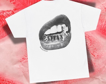 Stampa sul retro Labbra T-shirt divertente T-shirt grafica Kiss Dichiarazione di moda unica Ottimo regalo per il suo ritorno a scuola Y2K Abbigliamento Abbigliamento donna, EU