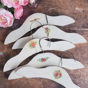 Vintage French Baby Childrens Wooden Clothes Hangers with Floral Roses Decal White Paint Children Closet Accessory Nursery Decor Baby Shower