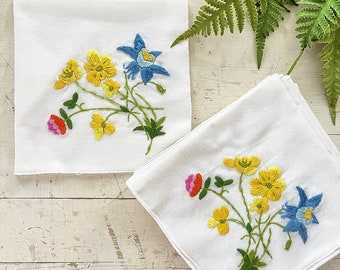 Vintage Floral Embroidery Cloth Napkins Flower Crewel Textiles Linens Tablescape Table Setting Garden Party Decor Outdoor Wedding