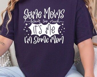 男の子ママの名前入りカスタムシャツ、夫から新米ママへのギフト、パーソナライズされた母の日Tシャツ、妊娠発表シャツ、カスタムママTシャツ