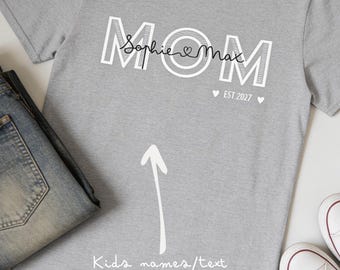 息子たちの名前入りママTシャツ、ママ設立記念Tシャツ、誕生日用カスタムママTシャツ、母の日衣装、ママへの誕生日プレゼント
