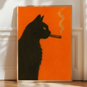 Puede incluir: Impresión artística enmarcada que presenta un gato negro fumando un cigarro sobre un fondo naranja. El gato está de perfil, con ojos amarillos y una postura relajada. La obra de arte tiene un estilo minimalista.