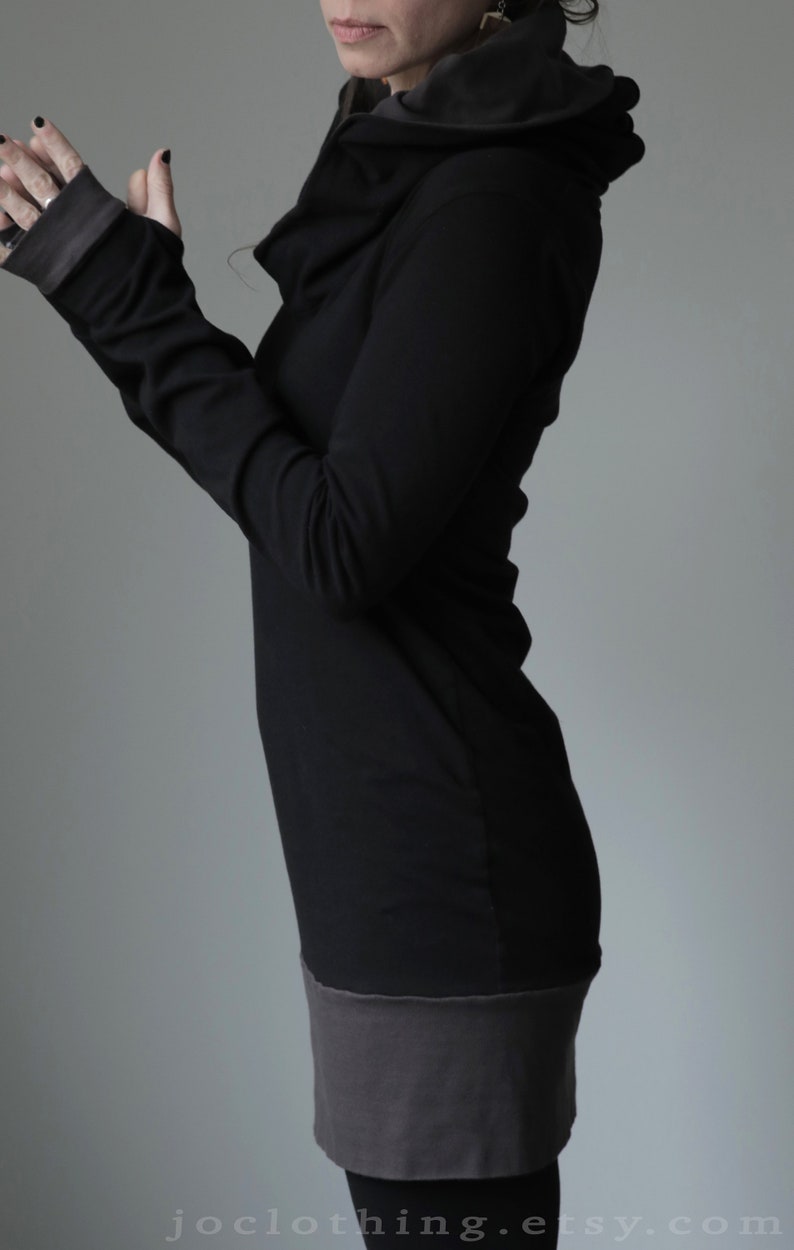 hooded top with extra long sleeves Black with Cement Grey spiraling stripe details