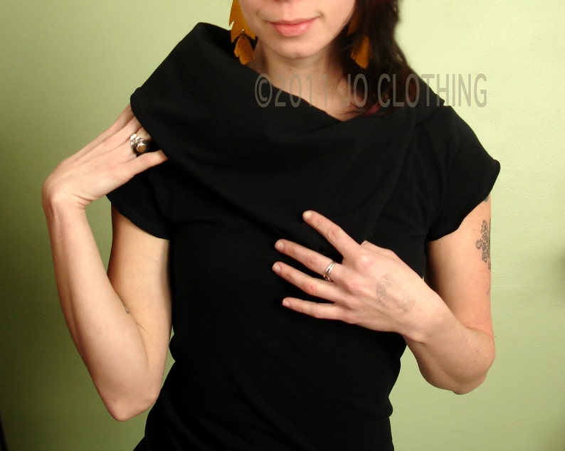 short sleeved cowl tunic top in BLACK image 3