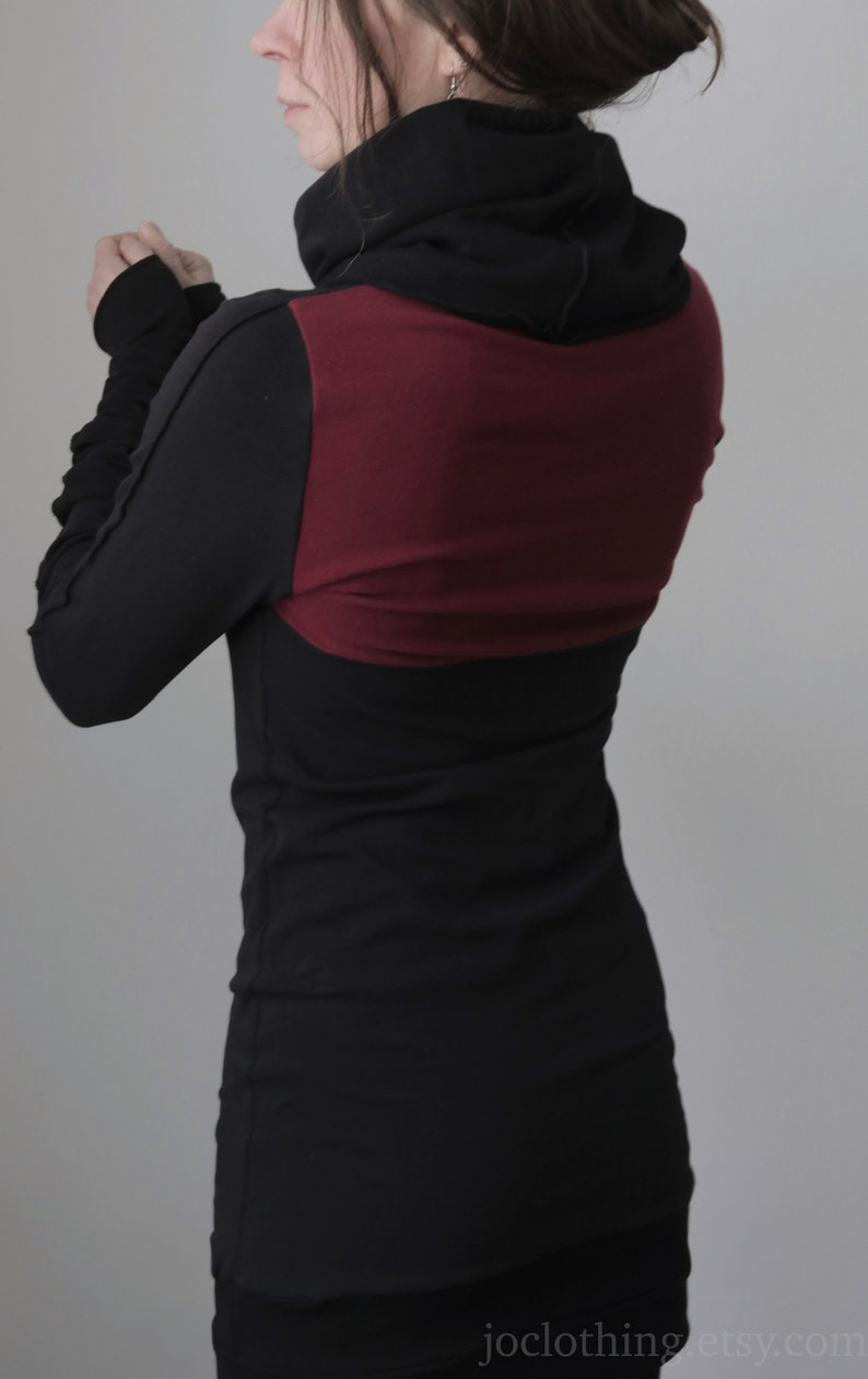 Turtleneck cowl tunic dress with extra long sleeves/Black with Burgundy image 1