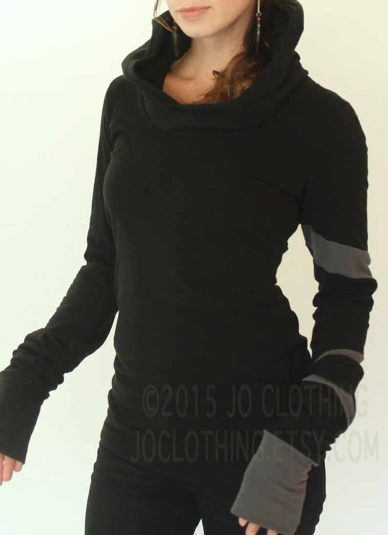 hooded top with extra long sleeves Black with Cement Grey spiraling stripe details