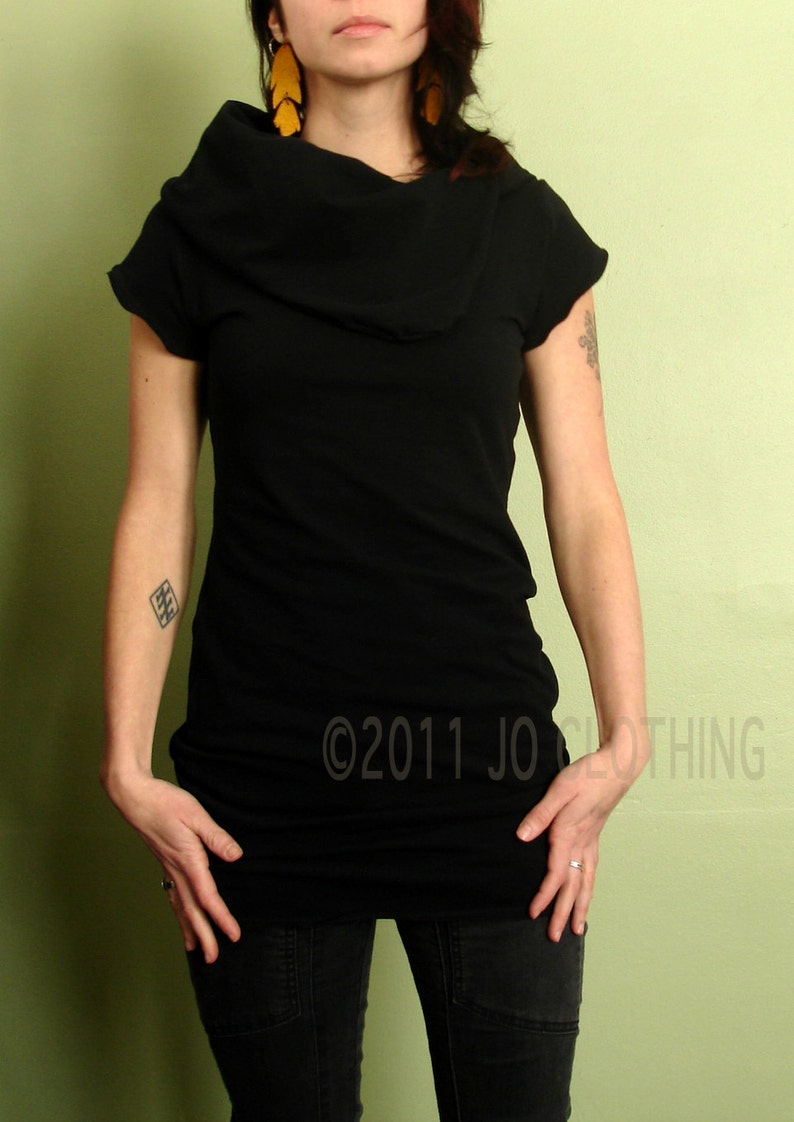 short sleeved cowl tunic top in BLACK image 4