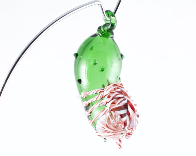 Featured listing image: Facehugger Alien Christmas Pickle Ornament