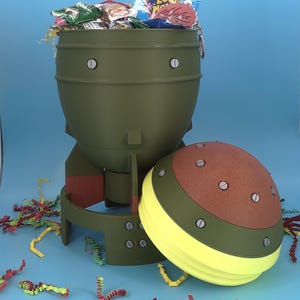 Fallout Mini Nuke Replica – Desk Prop, Hidden Compartment, Glow Sign (Candy Included)