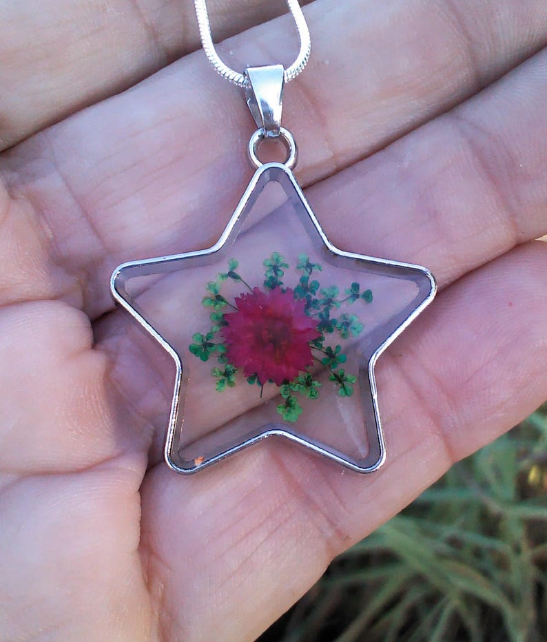 Organic Victorian Dried Flowers Encased in Resin Silver STAR Pendant Ln1065 Rustic Botantical by Lynn Terrarium Dried Flower jewelry