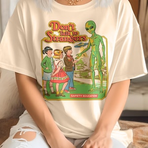 Don&#39;t talk to Strangers V1 movie poster vintage retro print Natural cotton T shirt 8 COLORS women men unisex