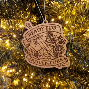 DnD-Weihnachtsschmuck – Bereit fürs Abenteuer – Dungeons & Dragons, Spielleiter – Geschenk für D&D-Spieler – Weihnachtsdeko – Festtagsgeschenk