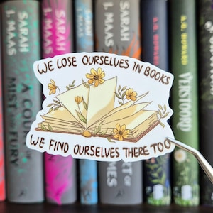 Adesivo "Perderci nei libri" - Adesivi libreschi - Articoli di cancelleria per lettori - Citazioni sui libri - Regali per gli amanti dei libri