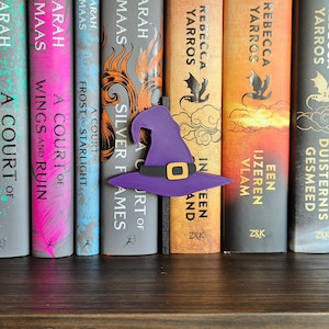Vampire Mouth Bookshelf Peek Out Sign - Dracula Bookshelf Decoration - Library Book Nook - Bookish Home Decor - Reader Fantasy Lover Gifts