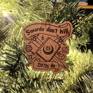 DMs Do Ornament - DnD Ornamente - Geeky Fan Geschenk - Weihnachtsdekoration - Weihnachtsgeschenk - Spieltexte, Drachen, Dungeon