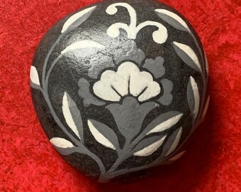 BLOOM Art Stone - Pacific Ocean - artist stone - flower and leaves in grey black and white - basalt stone - hand painted rock