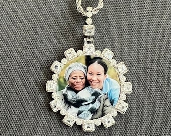 Colgante con foto personalizado: collar con imagen de circonita cúbica bañado en plata