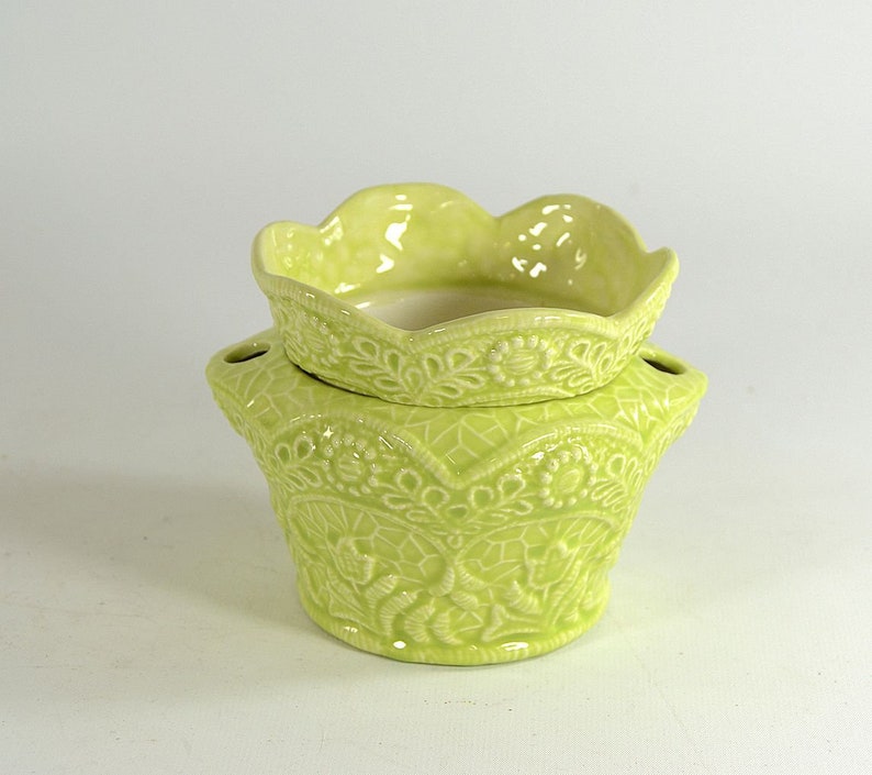 Scallop Lace African Violet Planter-Small made to order 2 weeks