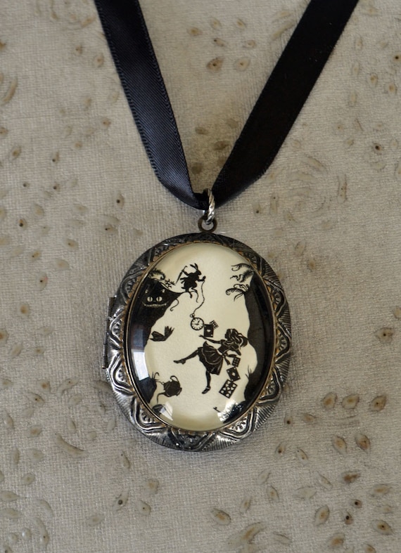 Alice in wonderland best sale locket