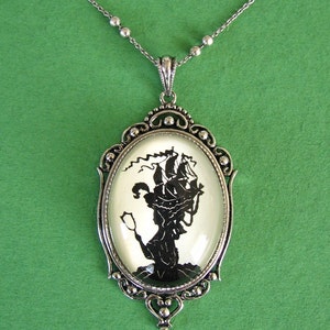 MARIE ANTOINETTE Necklace, pendant on chain - Silhouette Jewelry