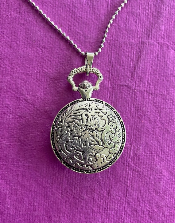 Collier Argenté Le Lapin D'Alice Au Pays Des Merveilles - Neuf Avec étiquettes