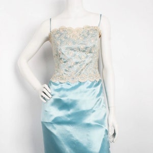 1950s Vintage Handgemachtes Hell Blaues Satin und Spitze Spaghetti Strap Slip Kleid