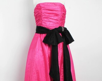 1980s Vintage Fuchsia Pink Moiré Strapless Dress with Rhinestone Bow