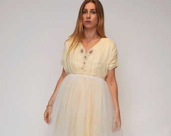 1960s Vintage Hellgelbes Chiffon Minikleid mit Blumenstickerei und Perlenverzierung