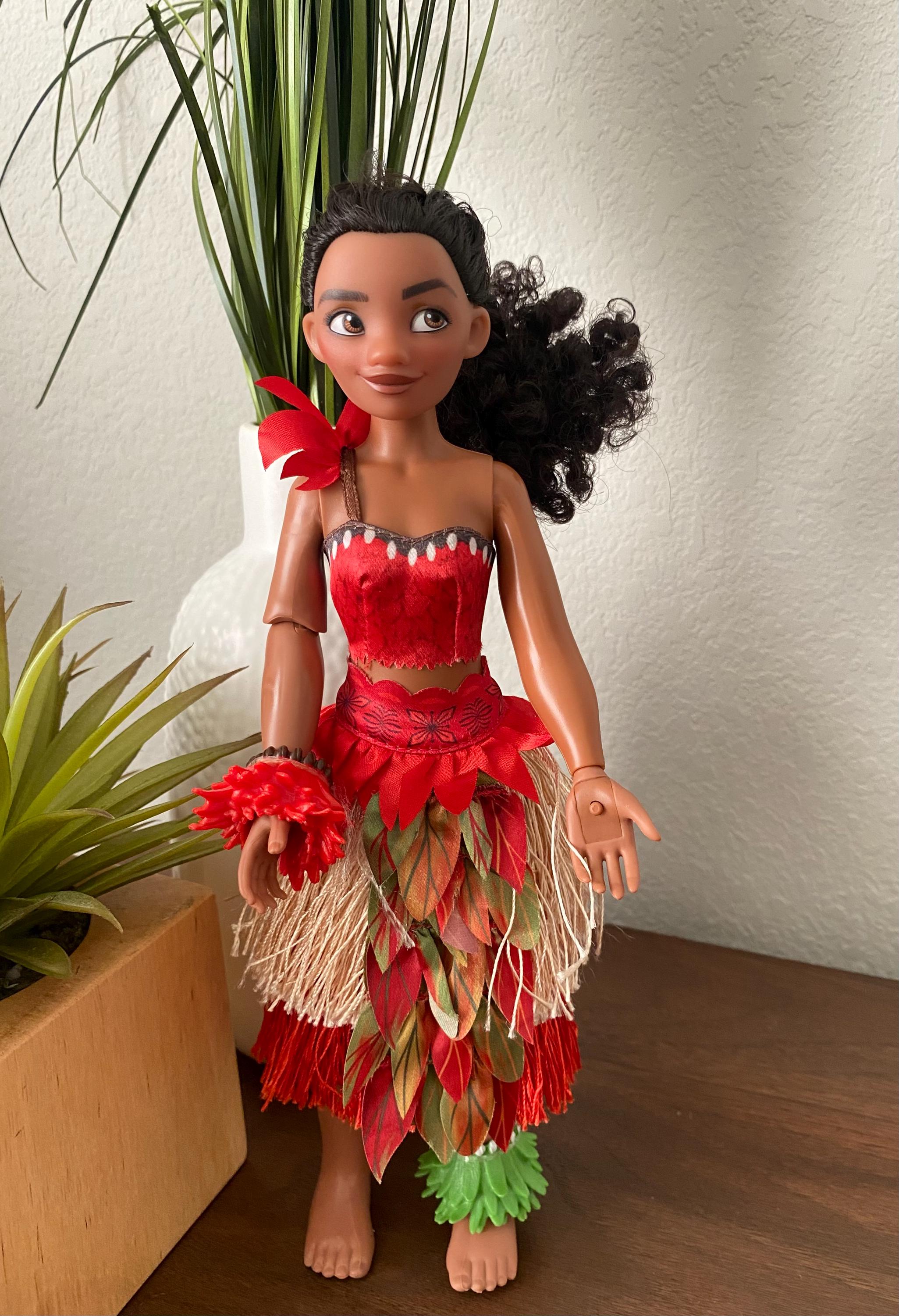 Singing Moana Doll – 2016 Hasbro – Sings “how Far I'll Go