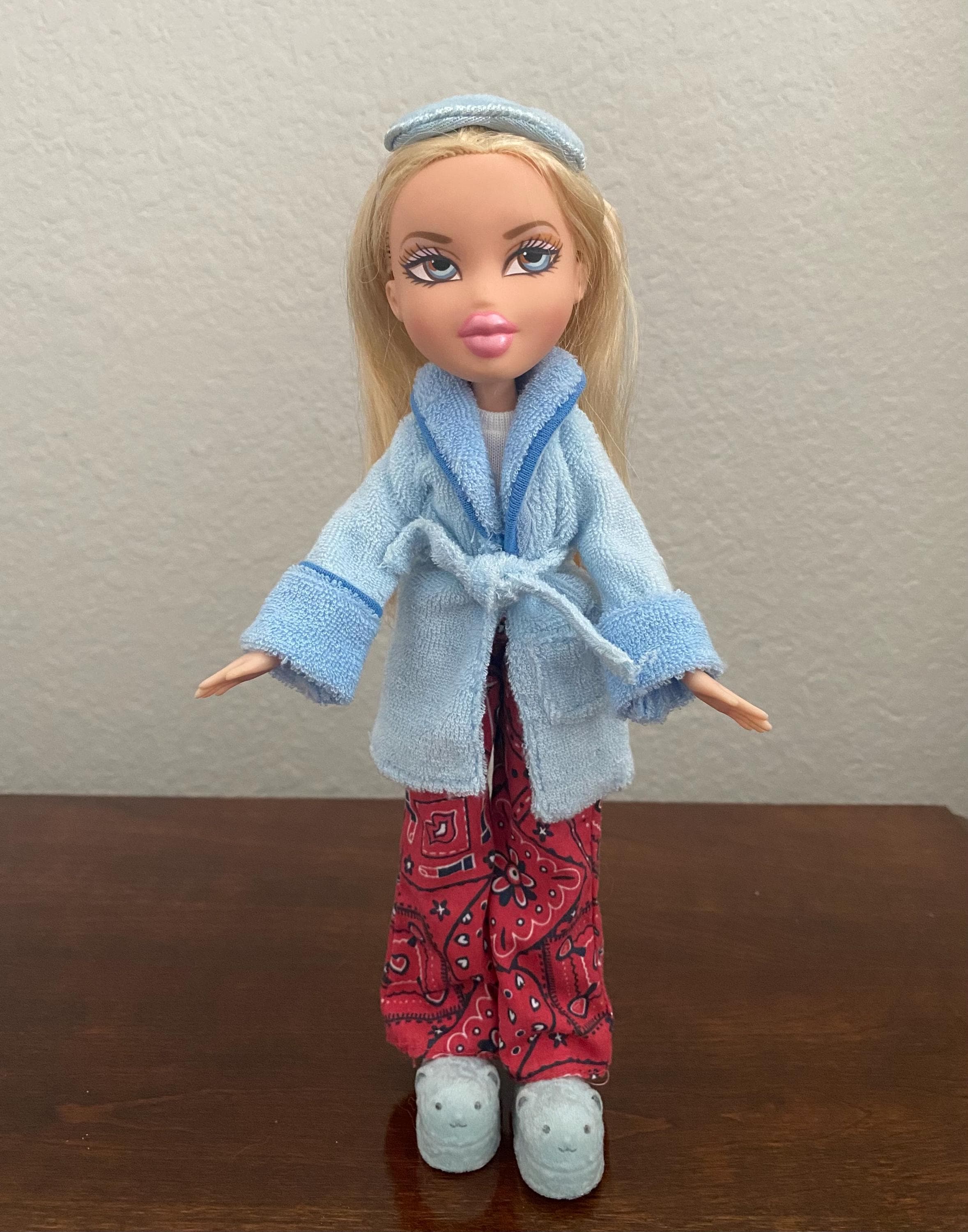Bratz Slumber Party – Poupée Cloe Avec 2 Pyjamas, Peluche Et Accessoires – Réédition 2003 – Pour Enfants Et Collectionneurs