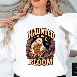 Sudadera Haunted & In Bloom, estilo gótico victoriano de Halloween, cottagecore, regalo para amigos góticos, sudadera con capucha y cuello redondo
