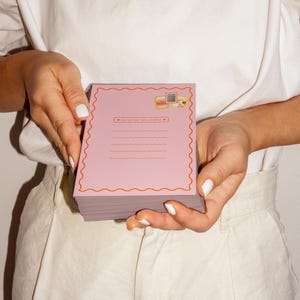 Cartolina / San Valentino - Amore / tipografia / parole d'amore / cartoline rosa / colorate / Stampa Amours