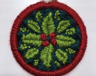 Holly Berry Circle Loom Weaving