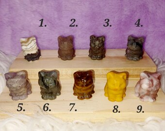 Mini Sittting Kitty Carvings