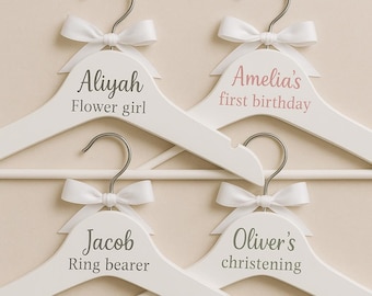 Personalised Baby Clothes Hanger – Custom Name Wooden Hanger for Flower Girl, Christening, First Outfit, Birthday – Baby Shower Gift