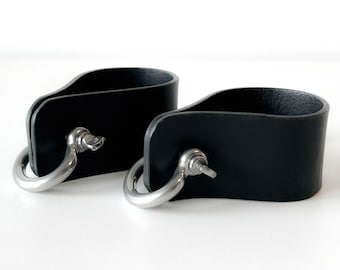 Leather Handcuffs, Bracelet Straps with Shackles