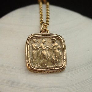 Odysseus and Penelope Pendant Necklace: Handcrafted Antique Cameo Jewelry - Story of the Odyssey