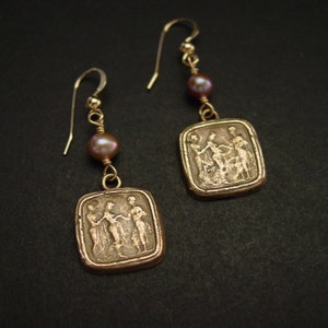 Odysseus and Penelope Earrings with Pearl - Handcrafted Intaglio Museum Earrings - Odyssey