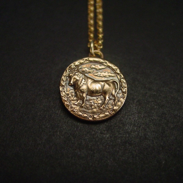 Taurus Necklace - Zodiac Necklace - Birthday Gift - April 21 to May 21 - Coin Necklace - Signe du Zodiaque Taureau