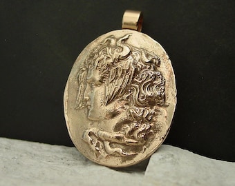 Collar con colgante de Medusa - Colgante de gorgona con camafeo antiguo hecho a mano