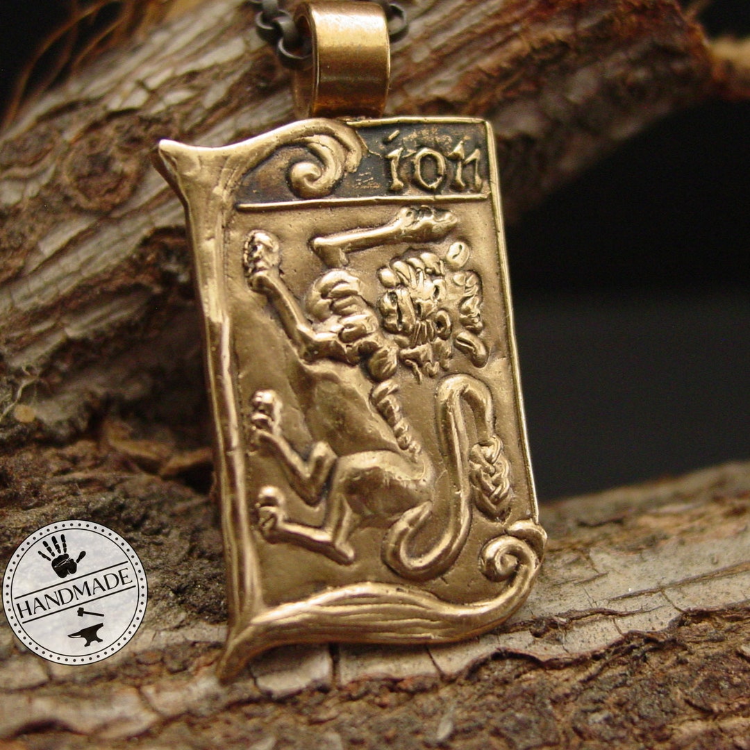 レザトレ　RAMPANT LION PENDANT Silver and 10k Gold Lion Rampant Rectangle Pendant - Small