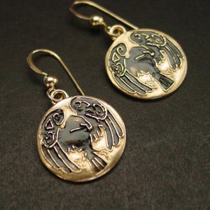 Raven Earrings - Hand Carved Crow Earrings - Morrigan Rabe - Norse Earrings - Viking Earrings - Corbeau