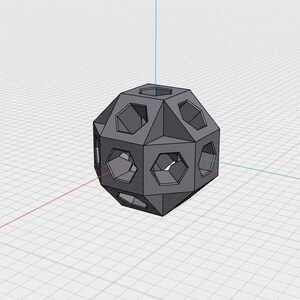 K&ouml;nnte beinhalten: Graues geometrisches 3D-Modell eines Dodekaeders mit sechseckigen &Ouml;ffnungen. Das Objekt schwebt in einer gitterartigen Umgebung, mit sich kreuzenden roten, gr&uuml;nen und blauen Linien. Das Modell hat eine facettierte Oberfl&auml;che.