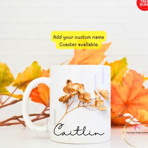 Mok met aangepaste naam en hortensiabloemen, gepersonaliseerd Cottagecore-cadeau voor haar, keramische koffiekop
