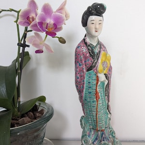 Chinese Famille Rose Porcelain Figure Antique