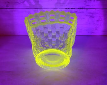 Vintage Fenton Vaseline / Uranium glass Basketweave Dish