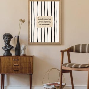 Be Strong and Courageous Striped Wall Art Joshua 1:9 Scripture Christian Faith Decor Unframed Physical Print bild 7
