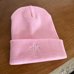 Bonnet croix brodée Christian Hat unisexe Christian Streetwear et cadeaux Faith Based Fall Bonnet Chapeau d'hiver chaud