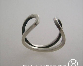 Sterling Silver Ring Framed Shape Open on the Top